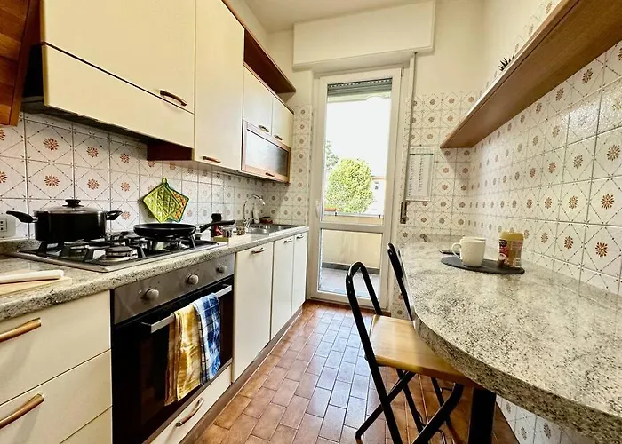 Low Cost Holiday An Business House And Free Park By Revenue House